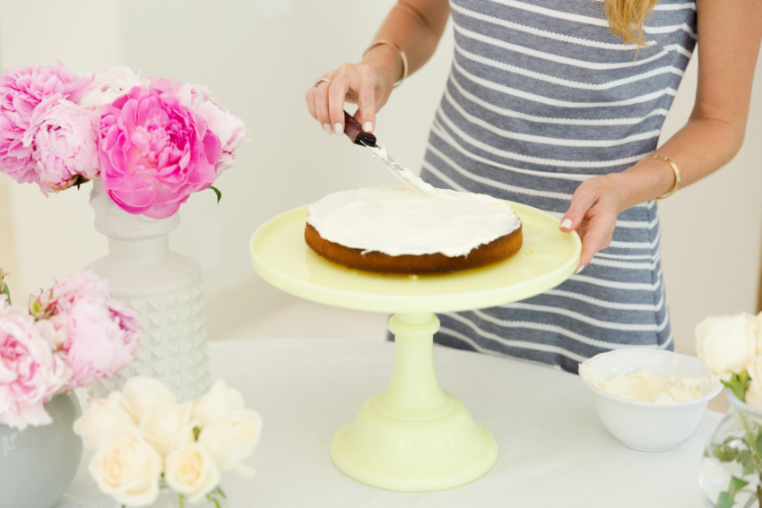 How to make a Naked Cake by Fashionable Hostess 2