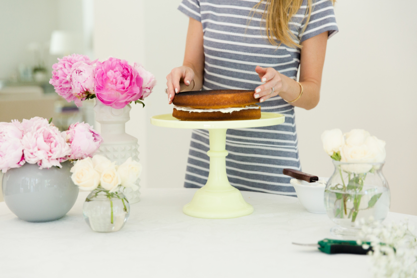 How to make a Naked Cake by Fashionable Hostess 5
