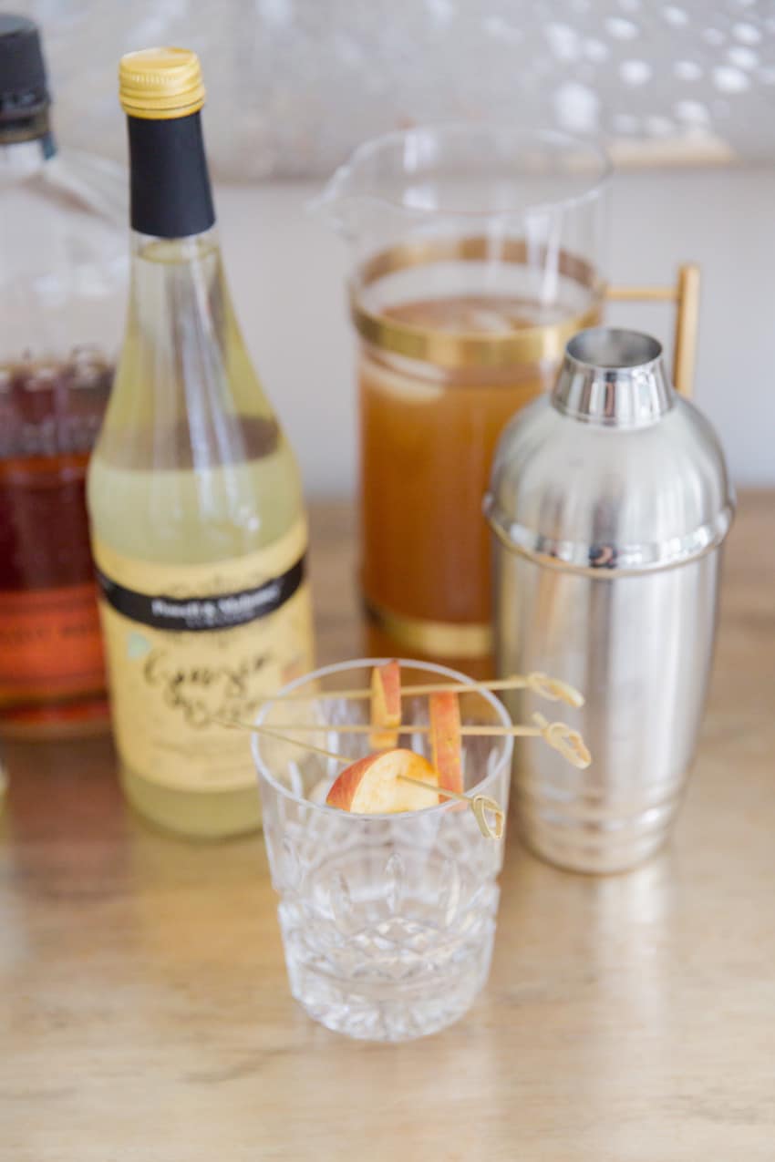 how-to-make-an-apple-ginger-cocktail-on-fashionable-hostess-blog2