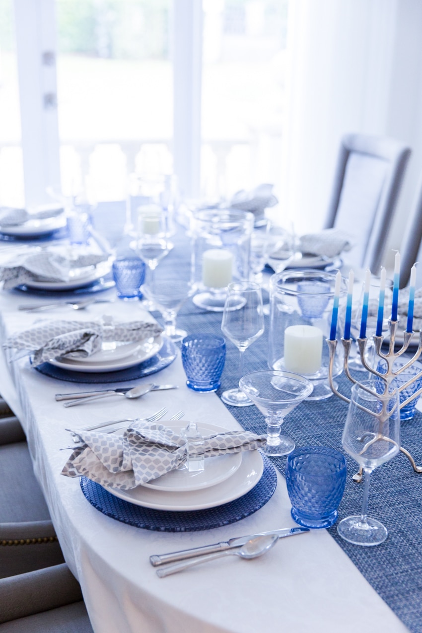 blue-and-white-hanukkah-table-by-fashionable-hostess