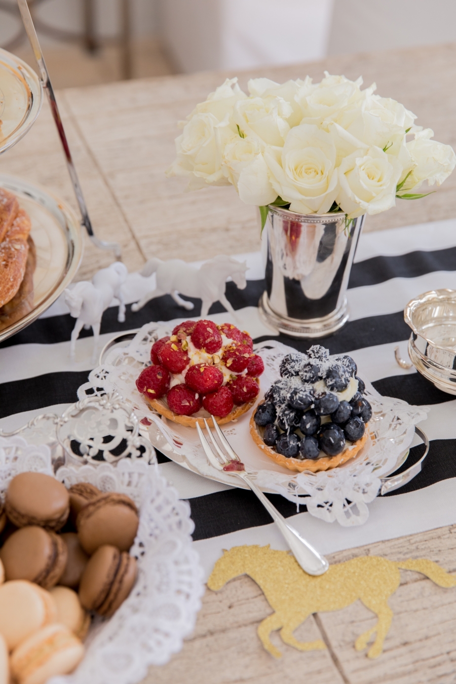 How to Host a Chic Kentucky Derby Party - Fashionable Hostess