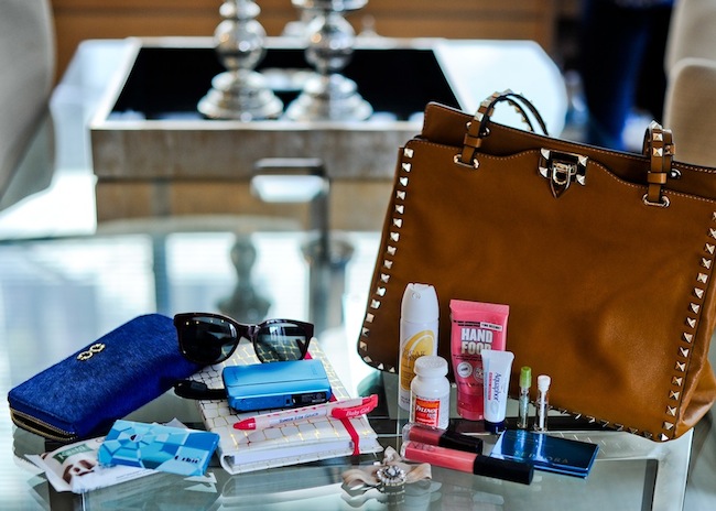 Desværre forberede pause Valentino Rock Stud Bag Essentials :: FashionableHostess.com - Fashionable  Hostess