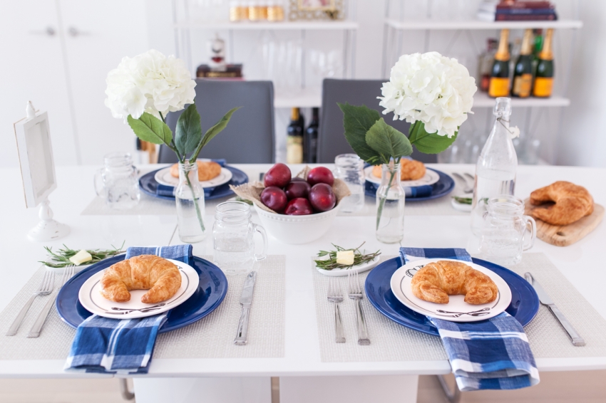 Ideas for Hosting Breakfast by Fashionble Hostess