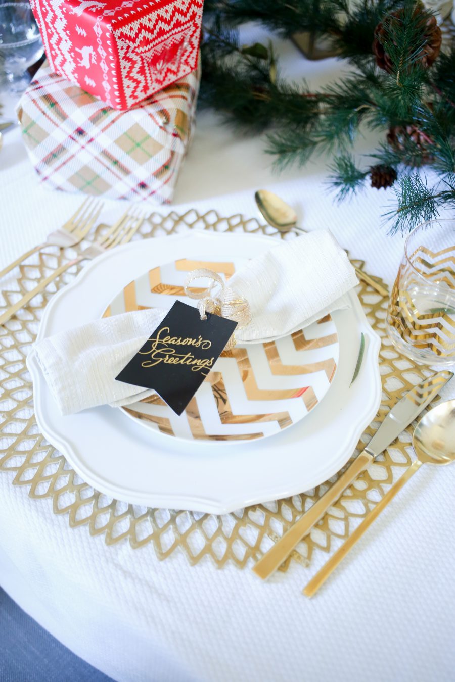 3 Tablesetting Ideas for your Christmas Table - use gift card hangtags to tie your napkin - by Fashionable Hostess4