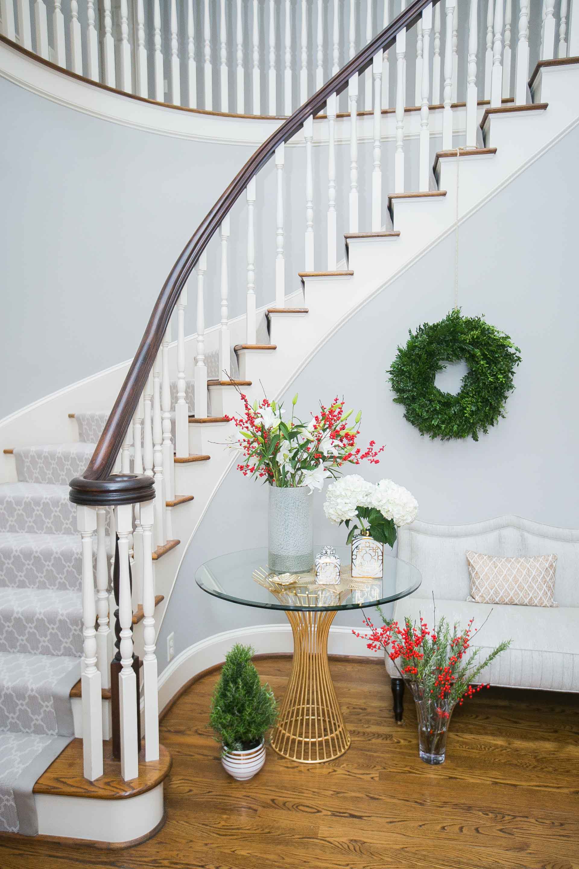 Decorate your Foyer for The Holidays by Fashionable Hostess