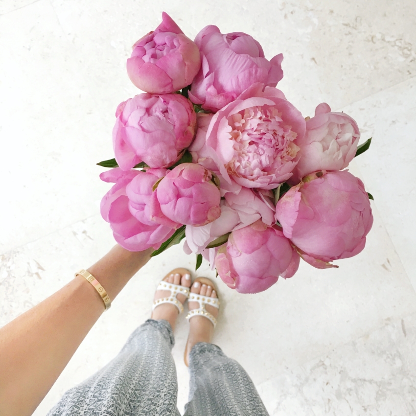 Fashionable Hostess summer ideas - splurge on gorgeous flowers