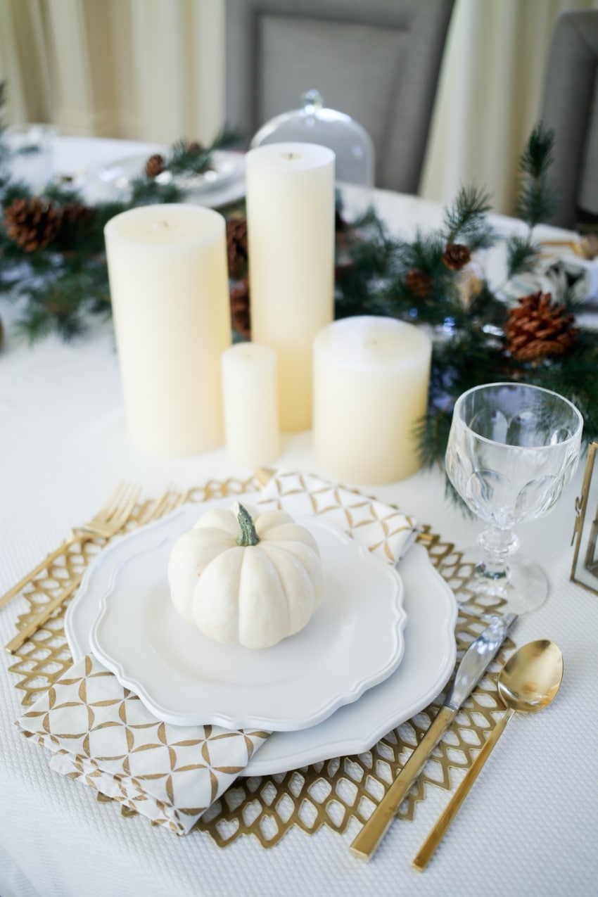 white-punpkin-at-each-tablesetting-by-fashionable-hostess