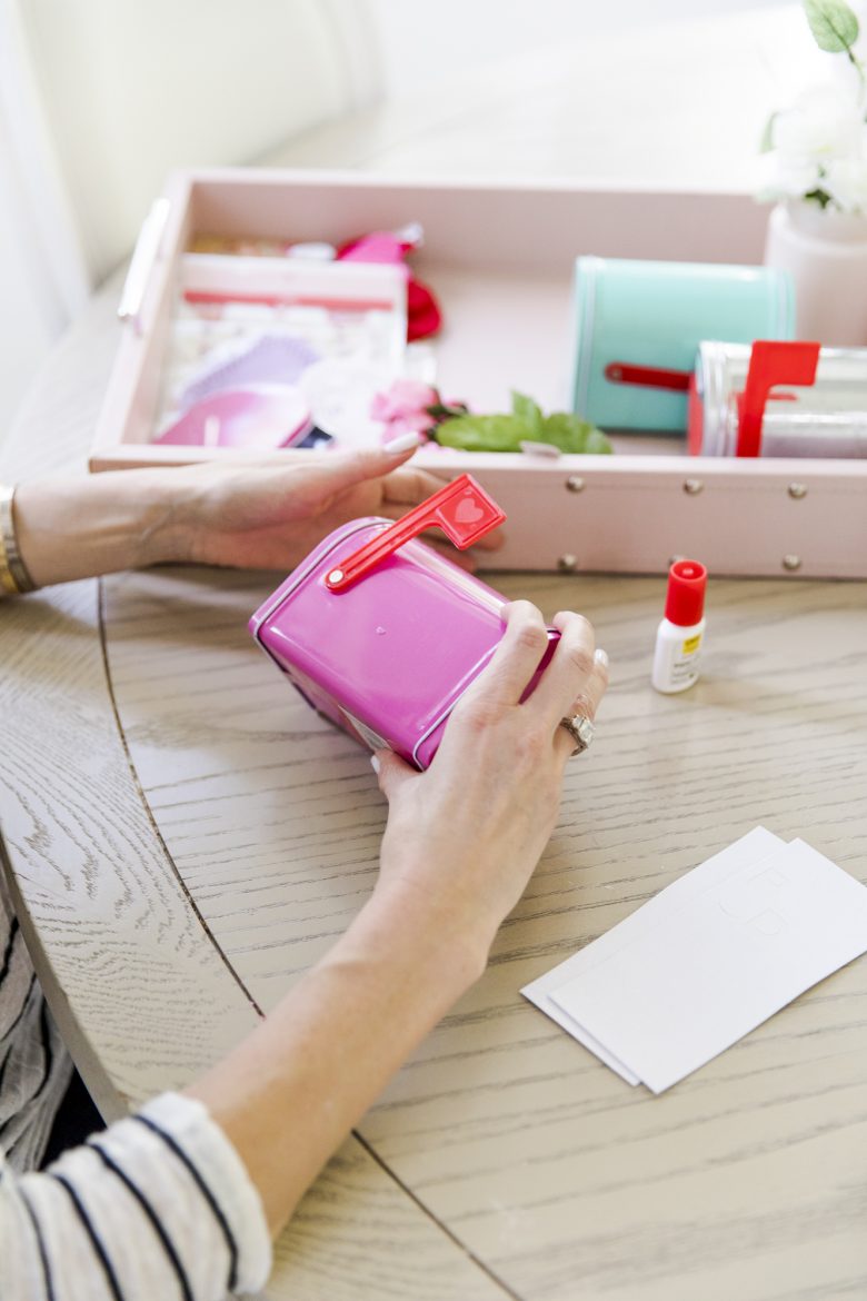 Valentine's day gift guide Valentine's Day Mailbox DIY - Fashionable Hostess