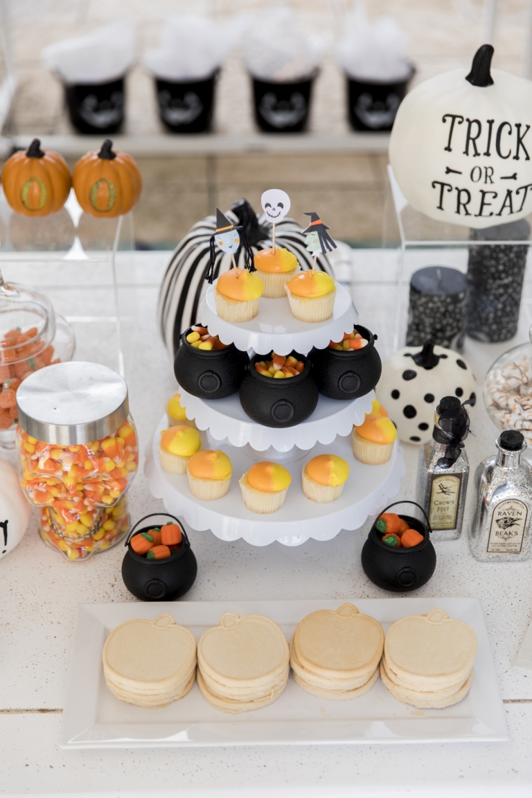 Halloween Dessert Table Fashionable Hostess