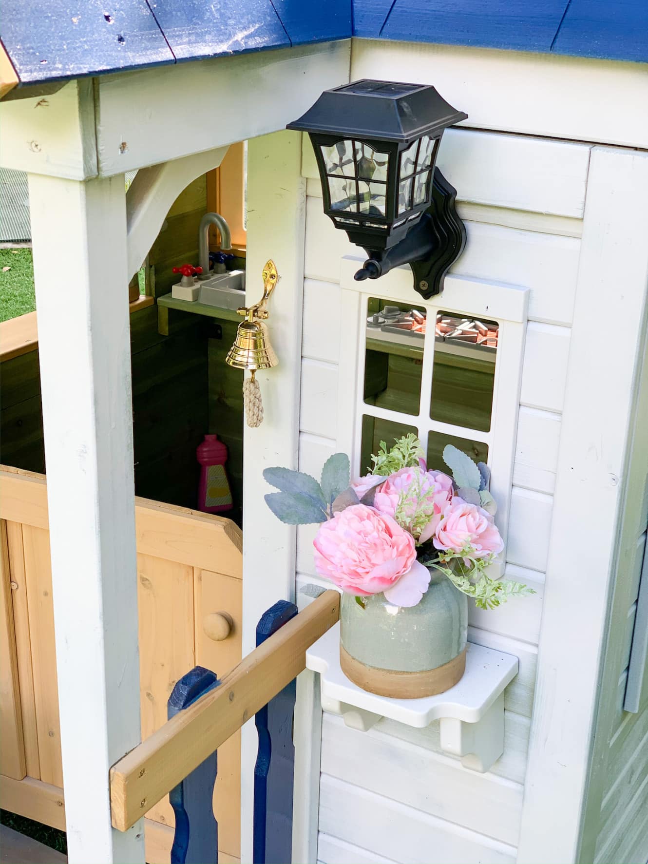 Playhouse Makeover - Fashionable Hostess
