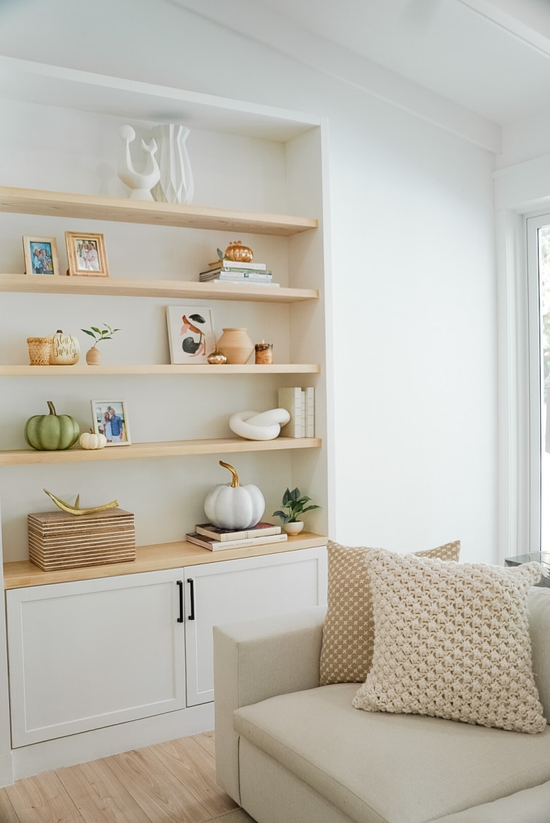 Fall Family Room Tour - Fashionable Hostess